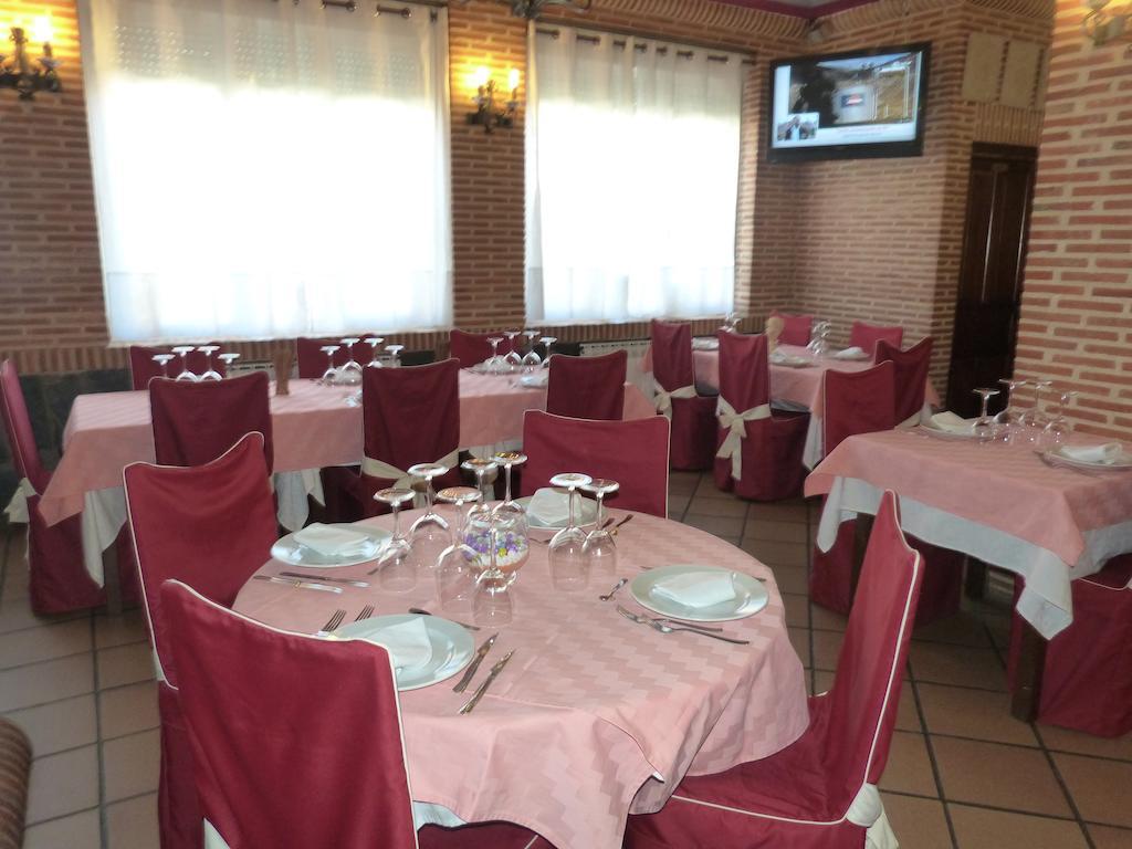 Hostal Sali 펠레브라보 외부 사진
